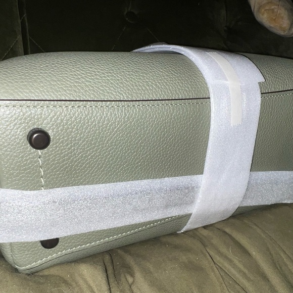 NWT Coach Lora Carryall 30 - Picture 9 of 9